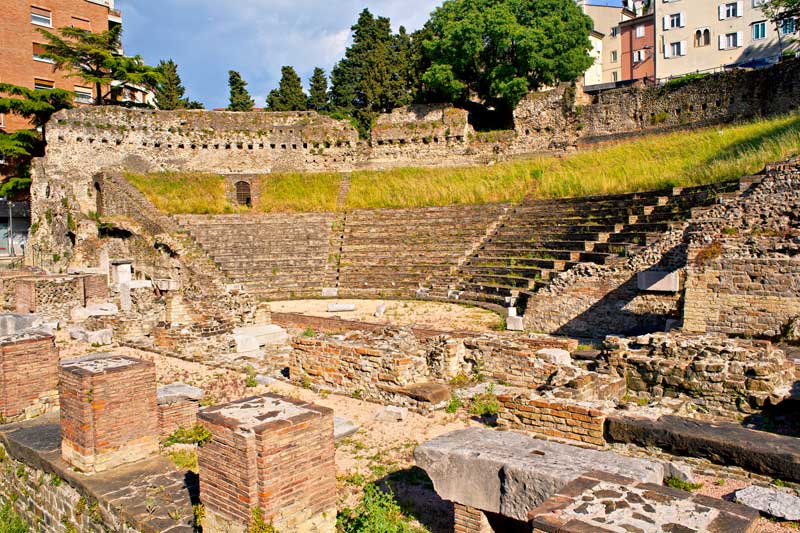 Teatro Romano (Théâtre romain)
